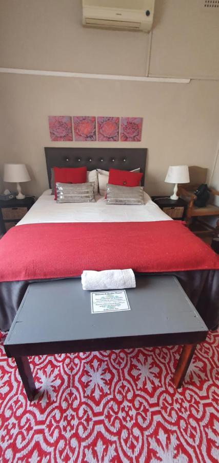 Garden Corner Guesthouse Beaufort West Exterior photo