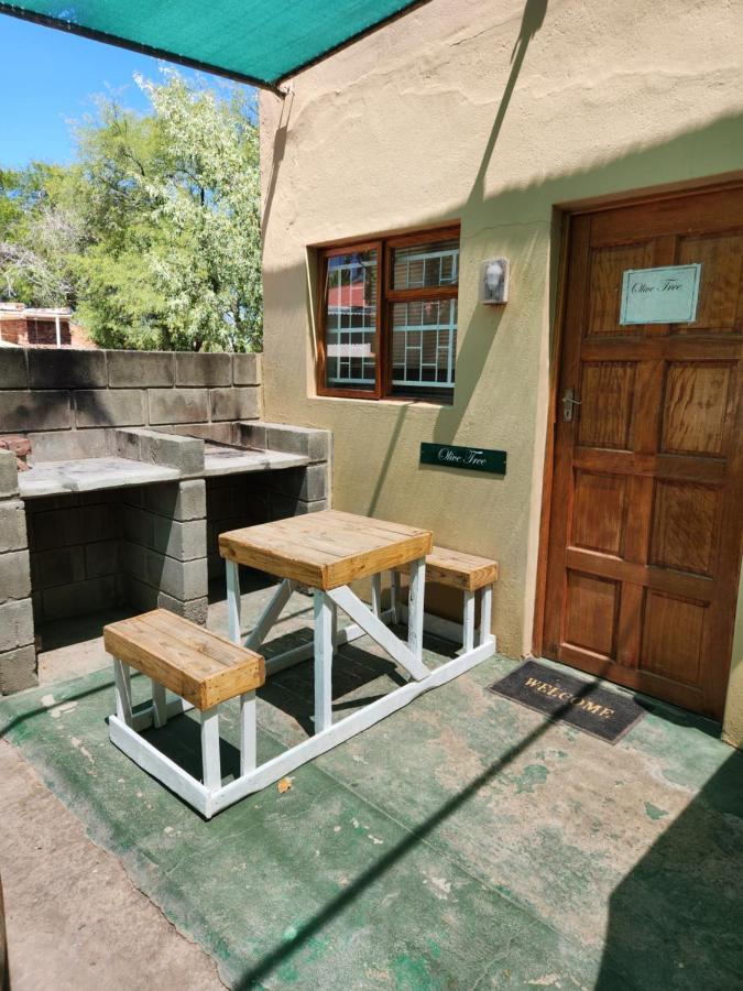 Garden Corner Guesthouse Beaufort West Exterior photo