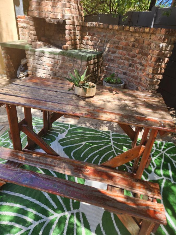 Garden Corner Guesthouse Beaufort West Exterior photo
