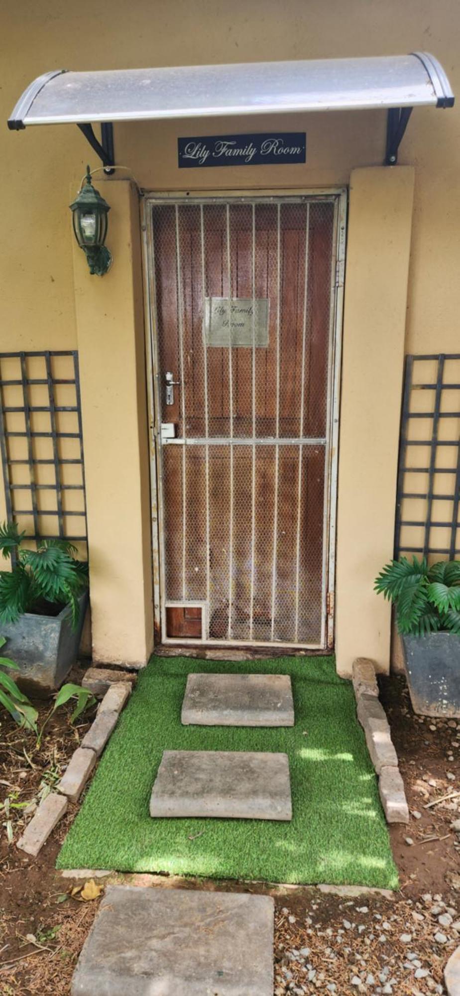 Garden Corner Guesthouse Beaufort West Exterior photo